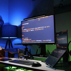 informatika-unsplash_280x280_crop_478b24840a