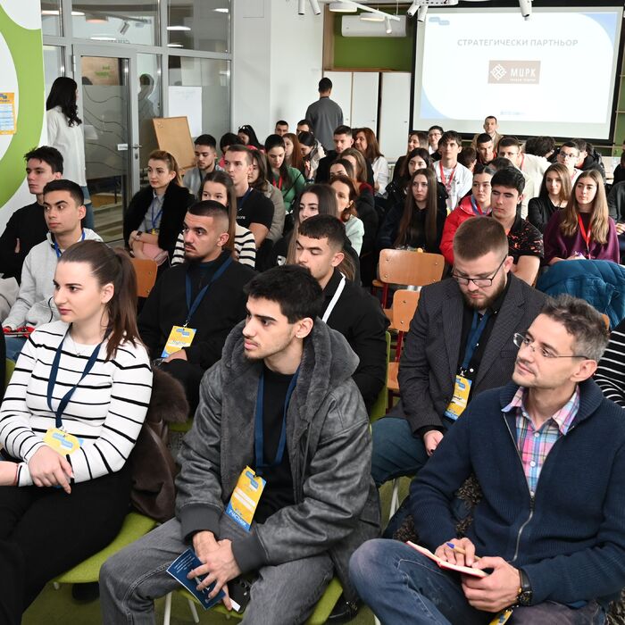 015-unss_700x700_crop_478b24840a