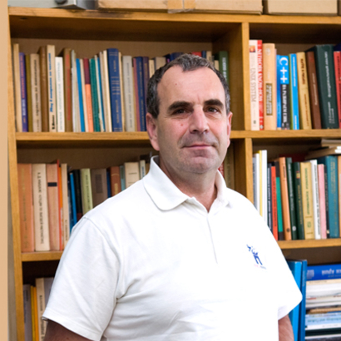 emil-kelevedjiev_700x700_crop_478b24840a