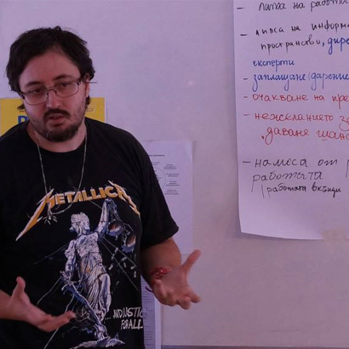 luchezar-tomov_700x700_crop_478b24840a