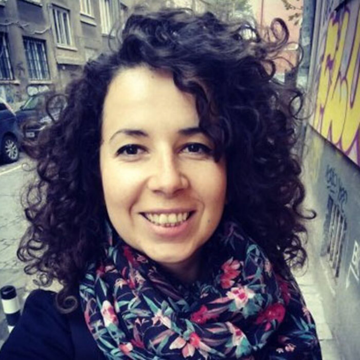 women_700x700_crop_478b24840a