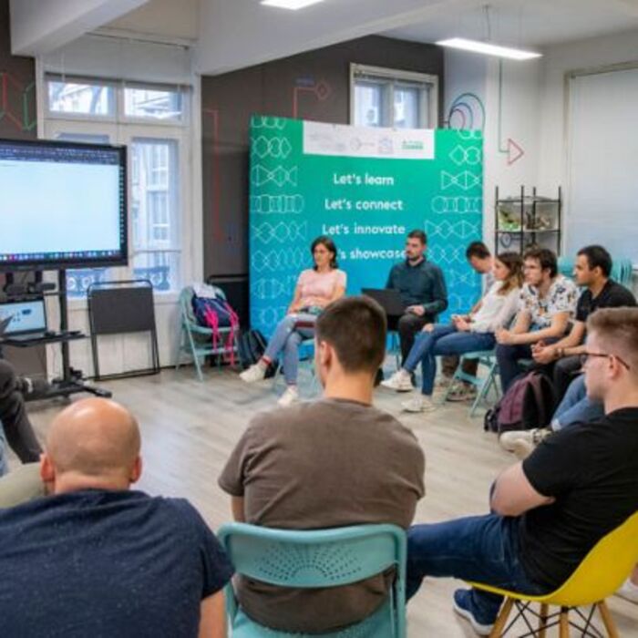 nft-hackaton-2022-bnr_700x700_crop_478b24840a