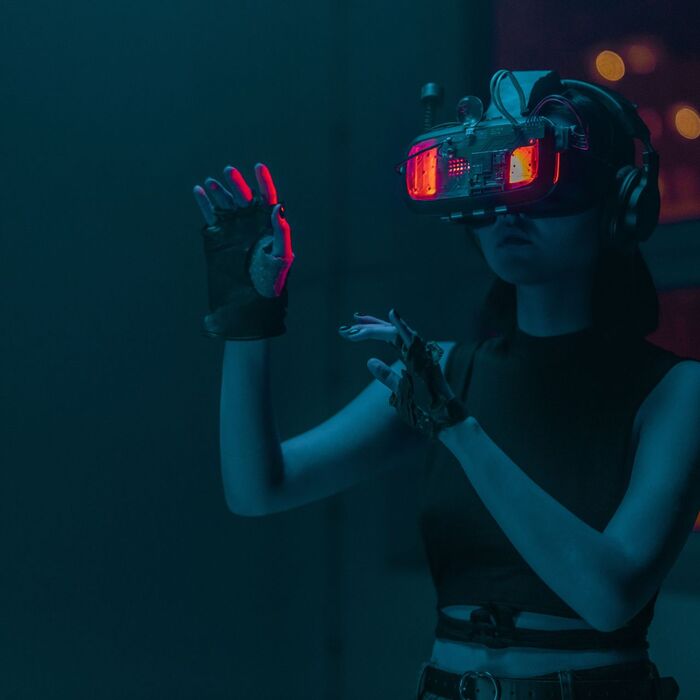 pexels-cottonbro-studio-8721339_700x700_crop_478b24840a